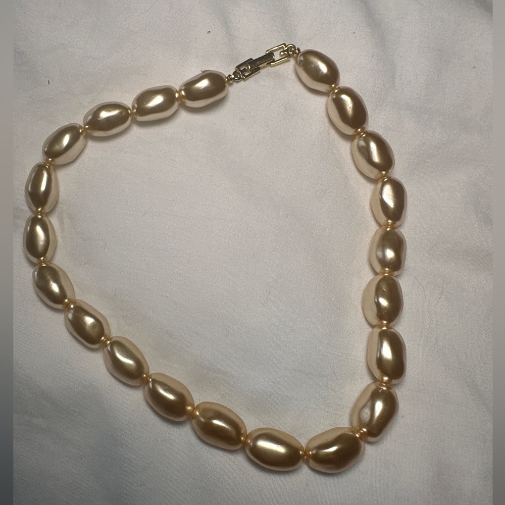 Vintage Givenchy necklace super beautiful